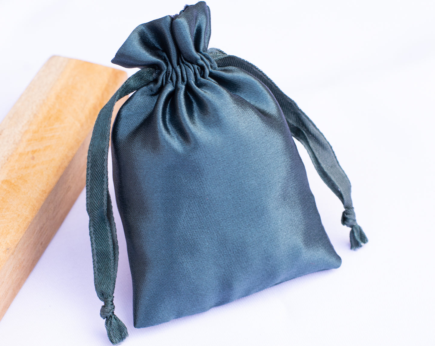 100pcs Bluish Satin Drawstring Pouch With Logo in Wholesale, Premium Jewelry Packaging