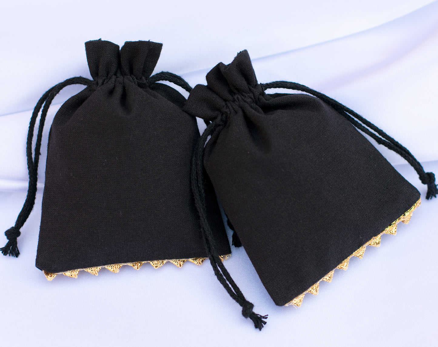 100pcs Black Designer Cotton Pouches With Logo For Jewelry Packaging