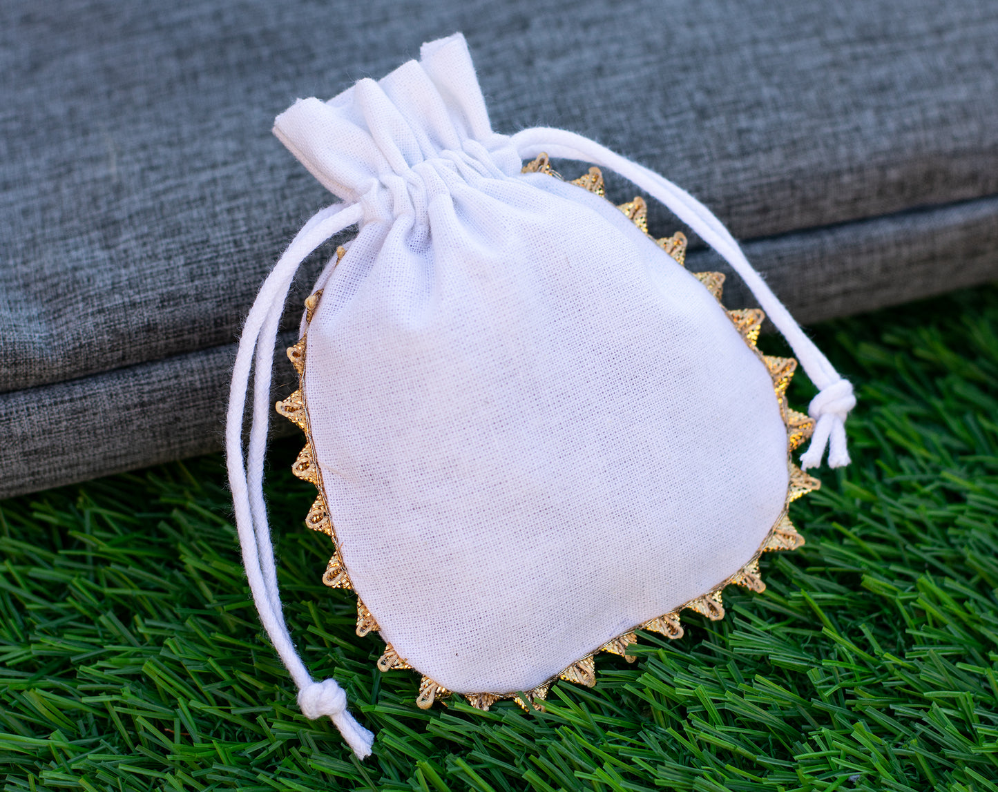 100pcs Round Golden Lace Designer Cotton Pouches With Logo